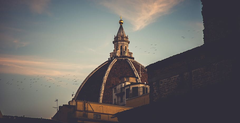 katedra florencka, rzym, trzoda, ptaki, strzelisty, katedra, budynek, kopuła, wieża, dach, Ściana, kamień, architektura, Chmura, niebo, na zewnątrz budynku, zbudowana struktura, cele podróży, religia, miejsce kultu, Miasto, wiara, Natura, chmura - niebo, żadnych ludzi, historia, przeszłość, duchowość, zachód słońca, na dworze, iglica, zegar, rząd, 5K
