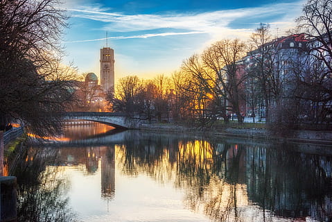 uklidnit, tělo, voda, Mnichov, most, večer, slunce, řeka, město, západ slunce, kaple, architektura, stavba, nebe, odraz, strom, exteriér budovy, mrak - nebe, Příroda, budova, rostlina, věž, nábřeží, vysoká - vysoká, jezero, nikdo, destinace, mrakodrap, kancelářská budova exteriér, venku, 4K, CC0, veřejná doména, bez autorských práv