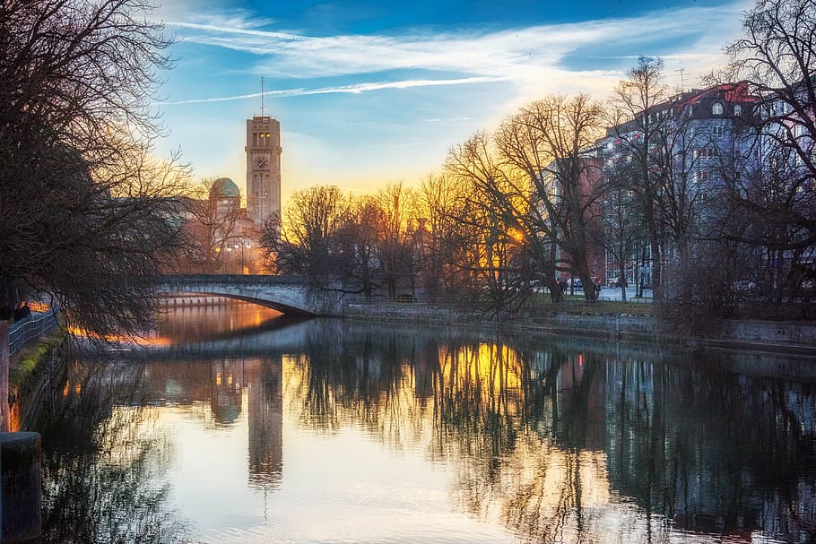 uklidnit, tělo, voda, Mnichov, most, večer, slunce, řeka, město, západ slunce, kaple, architektura, stavba, nebe, odraz, strom, exteriér budovy, mrak - nebe, Příroda, budova, rostlina, věž, nábřeží, vysoká - vysoká, jezero, nikdo, destinace, mrakodrap, kancelářská budova exteriér, venku, 4K