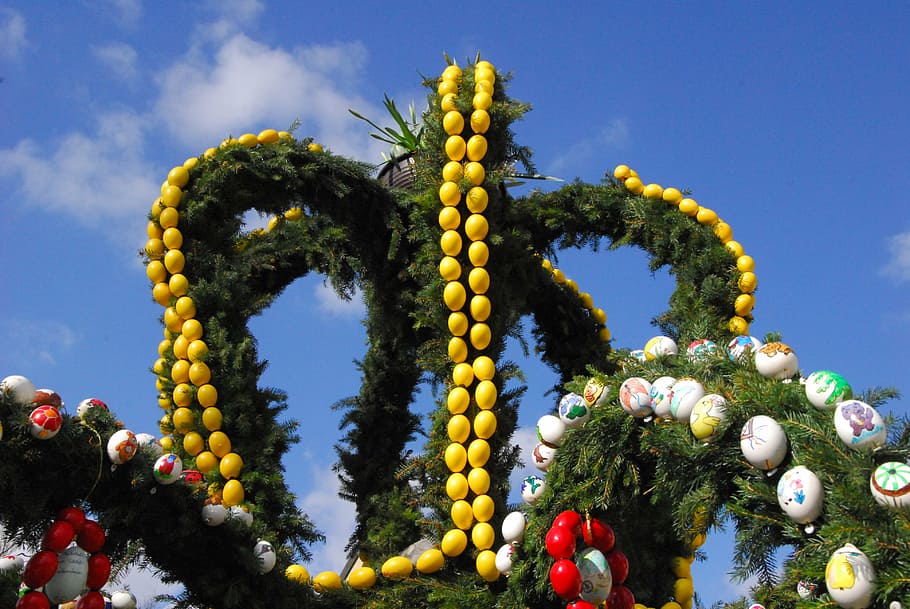 gut ostern, Ostern, Ostereier, Ostertradition, Osterthema, Brauch, Dekoration, Osterei, Himmel, Natur, Pflanze, keine Leute, Feier, Tag, Baum, Urlaub, draußen, Flachwinkelansicht, wolke - himmel, Obst, Lebensmittel, Kreativität, Essen und Trinken, blühende Pflanze, gesundes Essen, Festival, 4K