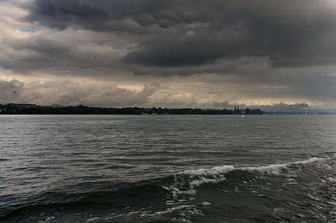 lake constance, storm, dramatisk, atmosfære, himmel, vær stemning, framover, vann, sky - himmel, hav, naturskjønnhet - natur, skjønnhet i naturen, natur, stormsky, overskyet, bevegelse, ingen folk, ro, rolig scene, vannkanten, bølge, rippled, utendørs, illevarslende, kraft i naturen, 4K, CC0, offentlig domene, opphavsrett gratis