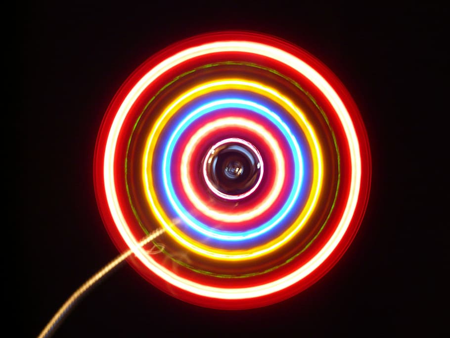 vermell, groc, blau, led, llums, colorit, fosc, neó, patró, cercle, districte, ventilador, nit, aire, llum, color, brillar, místic, misteriós, art, artificial, protector bucal, Quant a, refrigeració, rotar, al seu torn, colors de neó, farbenspiel, multicolor, arc de Sant Martí, fons negre, orbitant, espectre, espai, il·luminat, forma geomètrica, brillant, moviment, llum - fenomen natural, equips d’il·luminació, forma, cap gent, exposició llarga, a l'interior, resum, girant, creativitat, cultura i entreteniment artístic, tir de l'estudi, fons, vida nocturna, 2K