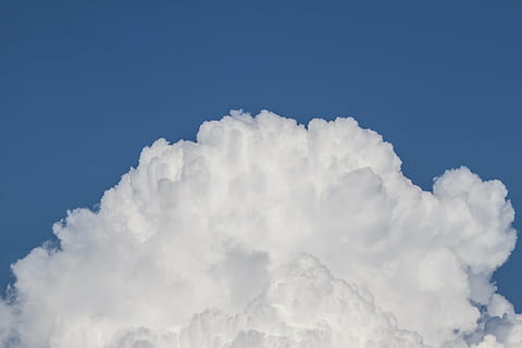 Wolken, Wolken bilden sich, Wolkenberg, Kumuluswolken, Wolke von Haufen von, Gewitter, Himmel, Natur, Blau, Wetter, Tag, Luft, Hintergründe, draußen, Sommer-, wolke - himmel, Weiß, Klima, Wolkengebilde, weiße Farbe, flauschige, Schönheit in der Natur, keine Leute, Szenen - Natur, idyllisch, Ruhe, Weichheit, Atmosphäre, Wind, Freiheit, abstrakt, hell, 5K, CC0, gemeinfrei, lizenzfrei