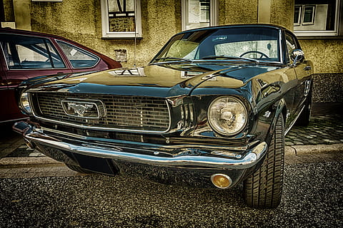 schwarz, Ford Mustang Nahaufnahmefoto, Auto, alt, altes Auto, Oldtimer, Seltenheit, Fahrzeug, Auto Alter, pkw, Automobil, Transporter, alte Fahrzeuge, retro, historisch, Oldtimer Automobil, Ford, Mustang, coole Figur, klassisch, alte Autos, Nostalgie, Personenkraftwagen, nostalgisch, Ford Mustang, oldi, Sportwagen, uns Auto, amerikanisch, glänzend, schnell, Flitzer, Wagen, sportlich, dynamisch, Stil, Rennen, stilvoll, Rennauto, Fahrt, Transportmittel, Kraftfahrzeug, Landfahrzeug, Retro-Stil, Transport, die Architektur, stationär, Gebäudehülle, gebaute Struktur, Scheinwerfer, Tag, Stadt, keine Leute, Straße, draußen, obsolet, Antiquität, Chrom, 5K, CC0, gemeinfrei, lizenzfrei