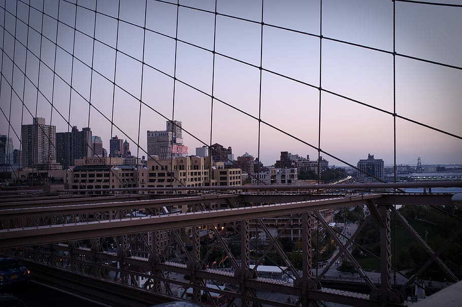 gris, pont, edifici, durant el dia, foscor, quadrícula, EUA, gran Poma, ciutat, dumbo, williamsburg, torre de vigilància, horitzó, pont de Brooklyn, new york, nyc, arquitectura, estructura construïda, exterior de l'edifici, transport, transport per ferrocarril, connexió, cel, pont - estructura feta per l'home, modern, paisatge urbà, cap gent, vies del ferrocarril, exterior d’edifici d’oficines, vida de ciutat, pista, gratacels, viatjar, a l'aire lliure, 4K