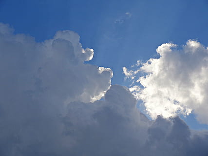 himmel, skyer, skydække, natur, blå himmel, glomerulus, naturens skønhed, højden af, Sky, udsigt, blå, vejr, regn, storm, aura, hvid, solen, solrig, strålerne, farverig, baggrunden, struktur, abstraktion, desktop, tapet, baggrund, sky - himmel, cloudscape, baggrunde, atmosfære, skønhed i naturen, miljø, hvid farve, scenics - natur, ingen mennesker, overskyet, idyllisk, fluffy, sollys, udendørs, vind, blødhed, lyse, abstrakt, meteorologi, over, 4K, CC0, offentligt domæne, royaltyfrie
