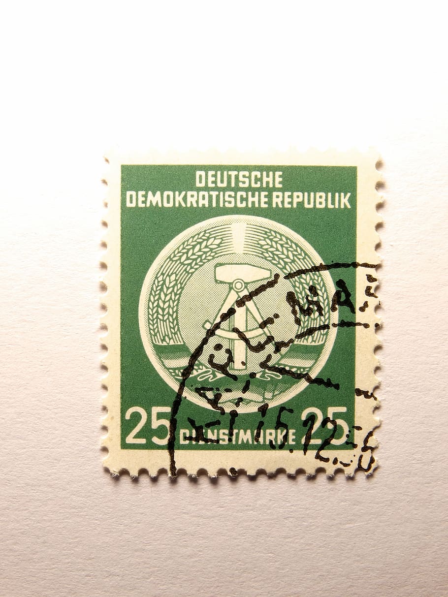 segell, ddr, fosca, publicació, comunicació, primer pla, fons blanc, color verd, a l'interior, cap gent, tir de l'estudi, document, paper, text, tallar, seguretat, sol objecte, signe, negocis, còpia espai, guió occidental, Llei, natura morta, depressió - tristesa, ominós, 5K