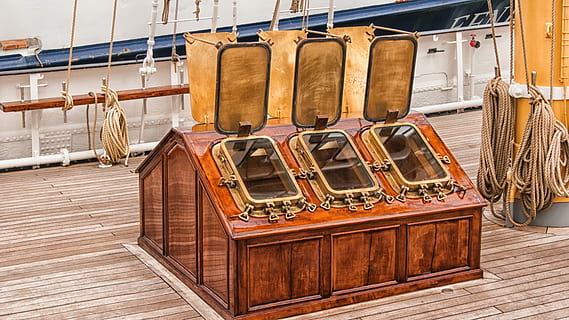 nave, finestra, ponte, rame, barca, canottaggio, Barche, vela, barca a vela, legna, di fila, nessuno, viaggio di lavoro, in casa, giorno, avvicinamento, viaggio, mezzi di trasporto, legno - materiale, valigia, bagaglio, modo di trasporto, vista dall'alto, vacanze, destinazioni di viaggio, strumento musicale, corda, architettura, 4K, CC0, dominio pubblico, privo di copyright