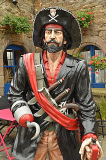 Pirat, Kapitän, Haken, Schwert, Messer, Hut, Bild, Statue, Meer, Ozean, Schiff, echte Menschen, Männer, eine Person, Gesichtsbehaarung, Lebensstile, Bart, Kleidung, Vorderansicht, Porträt, Erwachsene, Freizeitbeschäftigung, Kamera betrachten, älterer Erwachsener, Stehen, Tag, ältere Männer, Brille, reife Männer, Schnurrbart, 4K, CC0, gemeinfrei, lizenzfrei