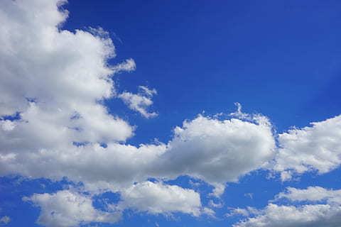 moln, himmel, blå, regndroppe, stackmoln, sommar moln, vit, sommardag, moln - himmel, clouds, skönhet i naturen, vind, atmosfär, vit färg, natur, mulen, scenics - natur, bakgrunder, miljö, fluffig, idyllisk, sommar, inget folk, dag, utomhus, meteorologi, frihet, rena, klimat, springtime, 5K, CC0, offentligt domän, royaltyfria