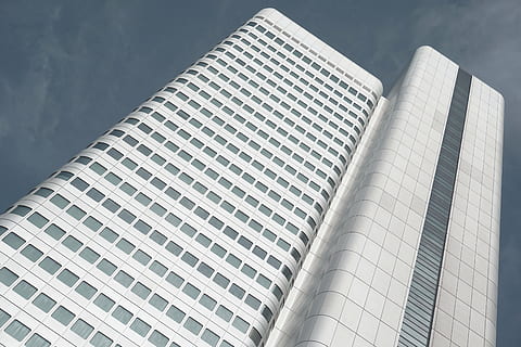 blanc, negre, pintat, edifici, arquitectura, infraestructura, estructura, establiment, apartament, finestres, condomini, hotel, gratacels, edifici d'oficines, negocis, modern, exterior de l'edifici, torre, estructura construïda, escena urbana, finestra, districte del centre de la ciutat, ciutat, exterior d’edifici d’oficines, oficina, alta - alta, vista d’angle baix, cel, cap gent, dia, naturalesa, núvol - cel, reflexió, a l'aire lliure, districte financer, 5K, CC0, domini públic, lliure de regalies