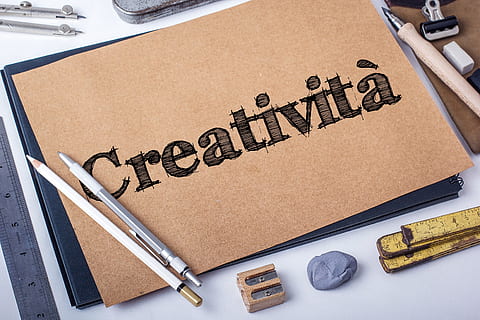 la créativité, dessin, écrit, pensées, Couleur, psychologie, des idées, cerveau, idée, doute, gaieté, esprit ouvert, esprit fermé, cœurs, concentration, dédoublement de la personnalité, positivité, matière grise, Comparaison, pensée, peindre, tête, le chaos, insécurité, amour, anxiété, esprit, original, fantaisie, logique, mathématiques, calcul, précision, ordinateur, personne, papier, boîte, papier carton, la communication, à l'intérieur, boîte - conteneur, affaires, récipient, la finance, paquet, texte, table, Nourriture et boisson, boîte en carton, aliments, vue grand angle, nature morte, cadeau, emballage, blanc, 2K