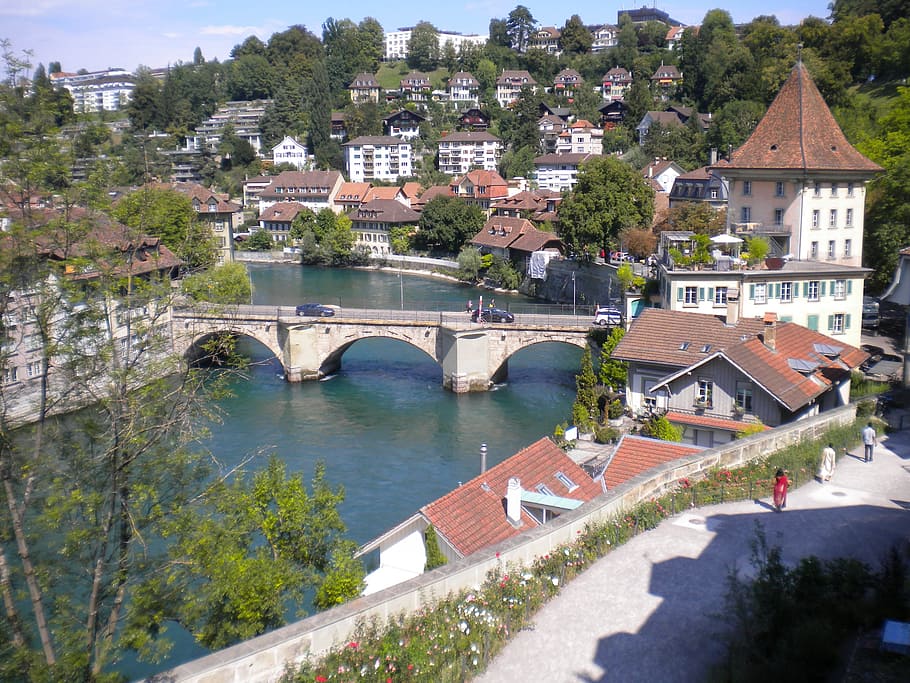 Berna, ponte, fiume, fiume, città, storico, vecchio, ponte, fiume, città, ponte - struttura fatta dall'uomo, architettura, struttura costruita, connessione, ponte ad arco, acqua, esterno dell'edificio, albero, pianta, costruzione, giorno, mezzi di trasporto, natura, vista dall'alto, arco, destinazioni di viaggio, nessuno, all'aperto, ponte a catena, 2K