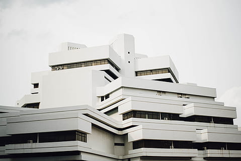 bygning, struktur, himmel, skyer, infrastruktur, aircon, vindue, etablering, Hotel, by, bygning udvendig, bygget struktur, arkitektur, ingen mennesker, lav vinkel visning, natur, dag, boligområde, moderne, udendørs, hvid farve, skyfri himmel, lejlighed, kontor, hus, kopiere plads, 5K, CC0, offentligt domæne, royaltyfrie