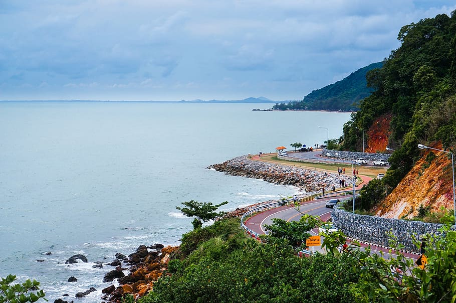 noen nang phaya, chanthaburi, la platja dramàtica bàsica, mar, aigua, cel, bellesa a la natura, planta, escenics - natura, arbre, terra, horitzó sobre l’aigua, platja, naturalesa, dia, vista d’angle alt, horitzó, núvol - cel, transport, arquitectura, línia de costa, escena tranquil·la, cap gent, a l'aire lliure, 2K