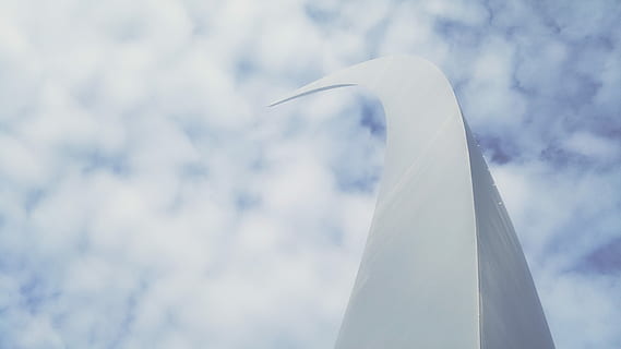 kurva, fotografi, putih, lengkung, bangunan, struktur, Arsitektur, awan, Monumen, langit, hewan, alam, tema binatang, awan - langit, satu binatang, hari, tidak ada orang, burung, binatang di alam liar, satwa liar hewan, di luar rumah, tampilan sudut rendah, warna putih, bentuk segitiga, bertulang belakang, bagian tubuh hewan, penerbangan, struktur yang dibangun, turun salju, 5K, CC0, domain publik, bebas royalti