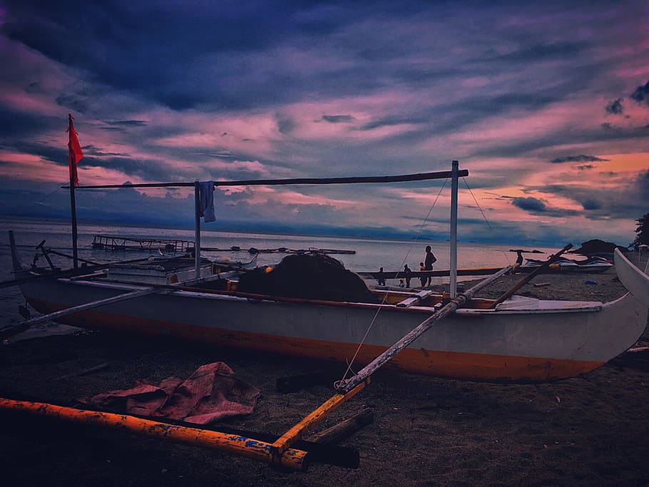 hvid, fiskebåd, daggry, strand, båd, skyer, kyst, skumring, aften, landskab, ocean, udendørs, Havn, sand, hav, marinemaleri, kysten, himmel, solnedgang, transportmidler, transportsystem, rejse, køretøj, vand, fartøjer, nautiske fartøj, sky - himmel, transportform, fortøjet, natur, skønhed i naturen, ingen mennesker, reb, scenics - natur, jord, ro, dramatisk himmel, rolig scene, horisont over vand, 5K