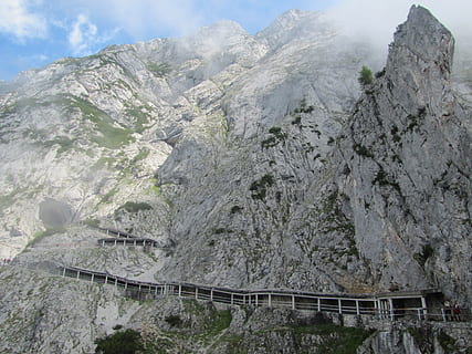 østrig, bjerge, høj, pålægge, tåge, ishule, stige, landskab, natur, vandretur, bjerg, dag, udendørs, ingen mennesker, himmel, bjergkæde, bygget struktur, scenics - natur, arkitektur, skønhed i naturen, klippe, ikke-urbane scene, ro, transportmidler, rolig scene, bro, bro - menneskeskabt struktur, forbindelse, formation, sky - himmel, bjergtop, 4K, CC0, offentligt domæne, royaltyfrie