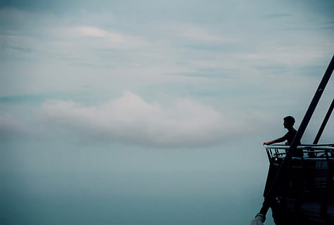 mand, stående, veranda, silhuet, person, skib, se, himmel, blå, udendørs, sky - himmel, transportmidler, nautiske fartøj, hav, transportform, vand, skønhed i naturen, scenics - natur, rigtige mennesker, natur, ro, rolig scene, herrer, dag, en person, fritidsaktivitet, livsstil, horisont over vand, kigger på visning, 4K, CC0, offentligt domæne, royaltyfrie