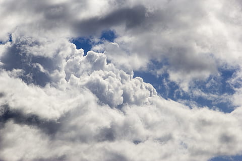 nuvole, gonfio, tempo metereologico, estate, cielo, blu, bianca, cumulo, nuvoloso, atmosfera, cieli, luminosa, soleggiato, natura, stagione, rurale, soffice, campagna, tuono, tramonto, aria, luce del sole, spazio, abbondanza, calma, all'aperto, meteorologia, pioggia, alto, agricoltura, campo, nazione, primavera, ambiente, nuvola - cielo, Cloudscape, giorno, sfondi, clima, Paradiso, Paesaggi, stratosfera, bellezza nella natura, solo cielo, nessuno, nuvola temporalesca, scenics - natura, cielo drammatico, Colore bianco, idilliaco, la tranquillità, vento, la libertà, morbidezza, 5K, CC0, dominio pubblico, privo di copyright