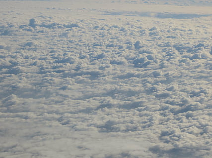 skyer, hvid, ovenfra, udsigt, skønhed i naturen, ingen mennesker, sky - himmel, ro, himmel, scenics - natur, natur, hvid farve, fuld ramme, dag, rolig scene, baggrunde, cloudscape, udendørs, fluffy, idyllisk, sollys, høj vinkel visning, mønster, blødhed, meteorologi, 4K, CC0, offentligt domæne, royaltyfrie