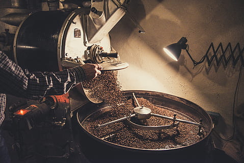 person, pouring, coffee beans, machine, grinding, coffee, using, grinder, beans, light, one person, indoors, real people, occupation, food and drink, preparation, holding, men, hand, kitchen utensil, human hand, adult, food, working, midsection, lifestyles, smoke - physical structure, coffee - drink, stirring, 5K, CC0, public domain, royalty free