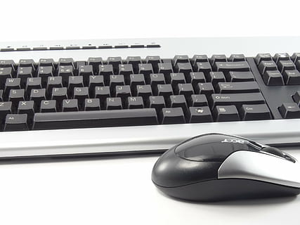 Černá, počítačová klávesnice, myš, bílý, povrch, klávesnice, počítač, ks, pracoviště, Hardware, kancelář, klíč, technologie, bezdrátové technologie, laptop, podnikání, sdělení, Černá barva, stolní PC, Internet, počítačové vybavení, spojení, počítačovou část, uvnitř, nikdo, detail, počítačová myš, stálý život, klíč počítače, zařízení, stiskněte tlačítko, osobní příslušenství, 2K, CC0, veřejná doména, bez autorských práv