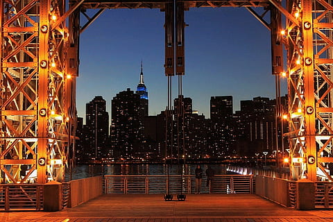 orizzonte, fiume, cancello, costruzione, architettura, nuovo, York, città, notte, luci, grattacielo, illuminato, struttura costruita, esterno dell'edificio, cielo, edificio per uffici esterno, nessuno, paesaggio urbano, destinazioni di viaggio, skyline urbano, Torre, natura, crepuscolo, quartiere residenziale, viaggio, attrezzatura per l'illuminazione, moderno, all'aperto, distretto finanziario, guglia, lusso, 720P, CC0, dominio pubblico, privo di copyright