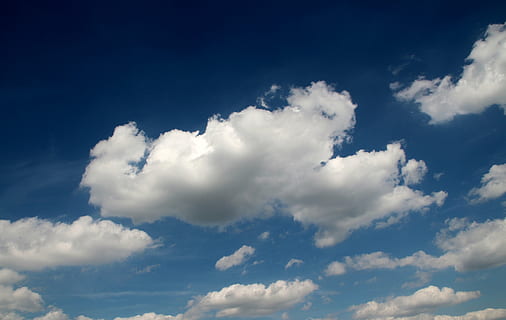 Wolken, Wolke, Kumuluswolken, Blau, Stahlblau, sonnig, wunderschönen, Sommer-, Natur, Wetter, Hintergründe, draußen, Luft, Tag, Himmel, wolke - himmel, Weiß, Wolkengebilde, Kumuluswolke, Platz, szenen, Szenen - Natur, Schönheit in der Natur, Atmosphäre, Umgebung, Ruhe, flauschige, keine Leute, bedeckt, Wind, weiße Farbe, idyllisch, Sonnenlicht, Meteorologie, hell, Weichheit, Klima, sauber, 4K, CC0, gemeinfrei, lizenzfrei