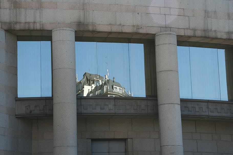 finestra, façana, duplicació, edifici, arquitectura, llum, resum, posta de sol, il·luminació, resplendor, cel, color, colorit, plata, brillar, brillantor, brillant, alt, romanç, madrid, espanya, estructura construïda, exterior de l'edifici, columna arquitectònica, ciutat, dia, cap gent, vista d’angle baix, connexió, pont, pont - estructura feta per l'home, destinacions de viatge, història, el passat, a l'aire lliure, turisme, viatjar, naturalesa, columnata, concret, 2K