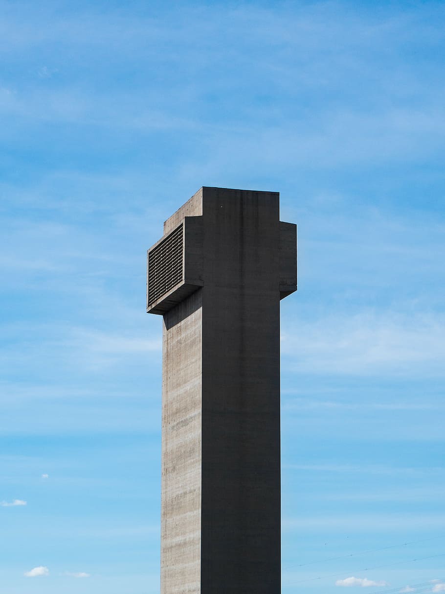 alt, edifici de pujada, durant el dia, gris, edifici, blau, cel, núvol, publicació, altaveu, assolellat, dia, núvol - cel, cap gent, estructura construïda, arquitectura, vista d’angle baix, a l'aire lliure, naturalesa, exterior de l'edifici, alta - alta, torre, columna arquitectònica, modern, material de fusta, oficina, memorial, llum solar, 4K