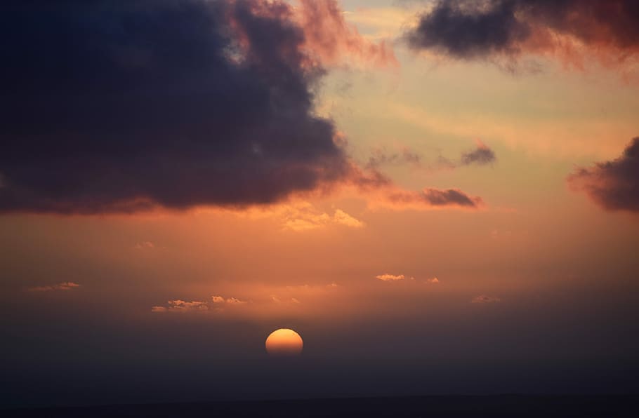 solnedgang fotografering, antenne, fotografering, grå, skyer, sol, cloudscape, gylden time, solnedgang, farverig, overskyet, Sky, hav, solopgang, bold, orange, gul, struktur, horisont, ocean, landskab, himmel, sky - himmel, scenics - natur, skønhed i naturen, ro, rolig scene, orange farve, ingen mennesker, natur, idyllisk, dramatisk himmel, udendørs, måne, skumring, miljø, atmosfærisk humør, silhuet, 5K