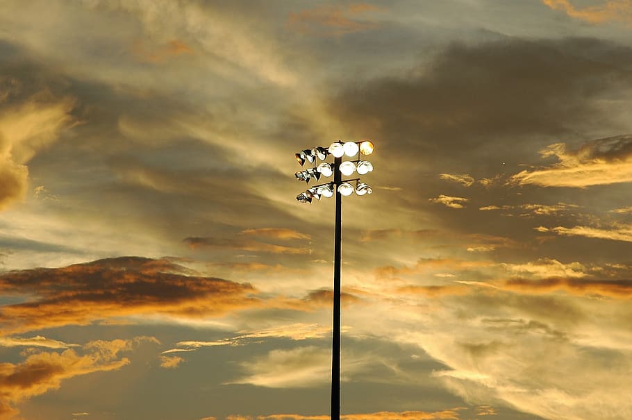 hvidt lys indlæg, baseball, stadion, lys, solnedgang, Mark, baseball, stadion, sport, hold, amerikansk, liga, vinkel, konkurrencedygtig, professionel, udendørs, himmel, baseball bane, spil, nat, farverig, naturskøn, natur, sky - himmel, skønhed i naturen, lav vinkel visning, projektør, ingen mennesker, belysningsudstyr, scenics - natur, ro, plante, dramatisk himmel, høj - høj, pol, gadebelysning, rolig scene, sollys, 2K