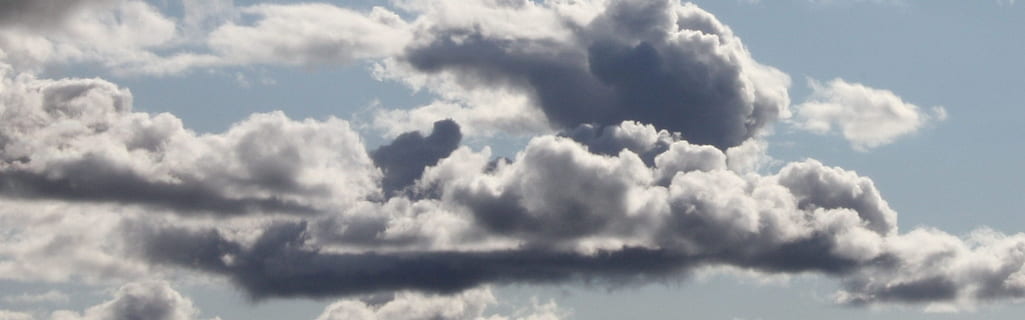 header, banner, himmel, Sky, vejr, plads, cloudscape, luft, fluffy, ilt, grå, natur, overskyet, atmosfære, klima, sky - himmel, scenics - natur, skønhed i naturen, vind, sollys, dramatisk himmel, humørlig himmel, baggrunde, miljø, panoramisk, hvid farve, storm, ingen mennesker, udendørs, meteorologi, mørk, regn, abstrakt, blødhed, 2K, CC0, offentligt domæne, royaltyfrie