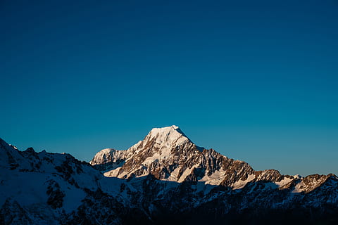 bjerge, sne, blå, himmel, mt. fuji, solopgang, mt cook, areal, 05:00, bjerg, spids, topmøde, natur, bjergtop, bjergkæde, landskab, scenics, udendørs, skyfri himmel, Himalaya, ekstremt terræn, ingen mennesker, nepal, vinter, snedækkede, bjergrygge, rock-objekt, skønhed i naturen, scenics - natur, kold temperatur, snedækket bjerg, rolig scene, ro, miljø, kopiere plads, dag, 4K, CC0, offentligt domæne, royaltyfrie