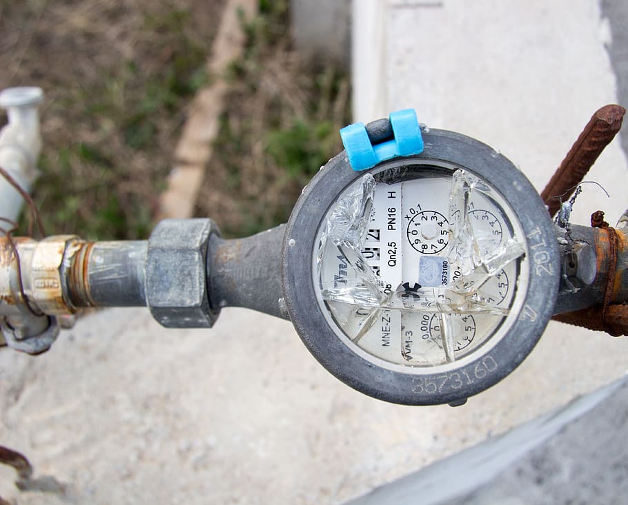 comptador, trencat, dividir, funcionament defectuós, gasolina, recàrrega, generació de combustible i energia, indústria del petroli, bomba del combustible, combustibles fòssils, centrar-se en primer pla, dia, calibre, primer pla, transport, metall, vehicle terrestre, a l'aire lliure, manera de transport, equipament, nombre, cap gent, cercle, vell, instrument de mesura, maquinària, llum solar, bicicleta, vista d’angle alt, part de la màquina, roda, metre: instrument de mesura, 4K