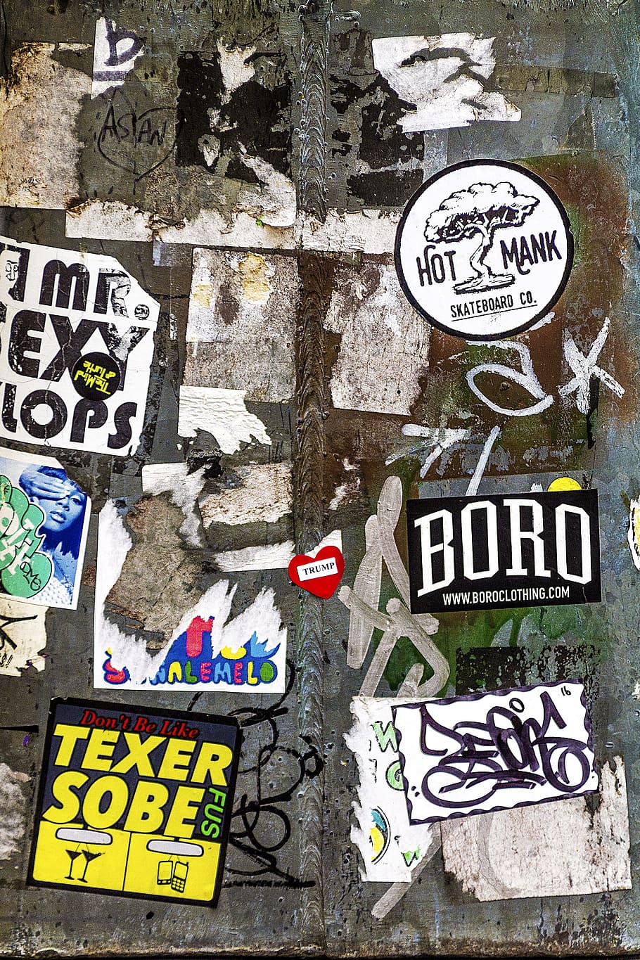 baggrund, teksturer, væg, kunst, graffiti, væg kunst, graffiti, klistermærker, grunge, graffiti kunst, gade, tag, tagging, farverig, farve, kunstværk, kunstnerisk, gul, tekst, plakat, dag, ingen mennesker, meddelelse, kreativitet, vestlige script, murbygningsfunktion, bygget struktur, menneskelig repræsentation, arkitektur, skilt, Kunst og håndværk, repræsentation, Information, udendørs, multi farvet, bygning udvendig, besked, 4K