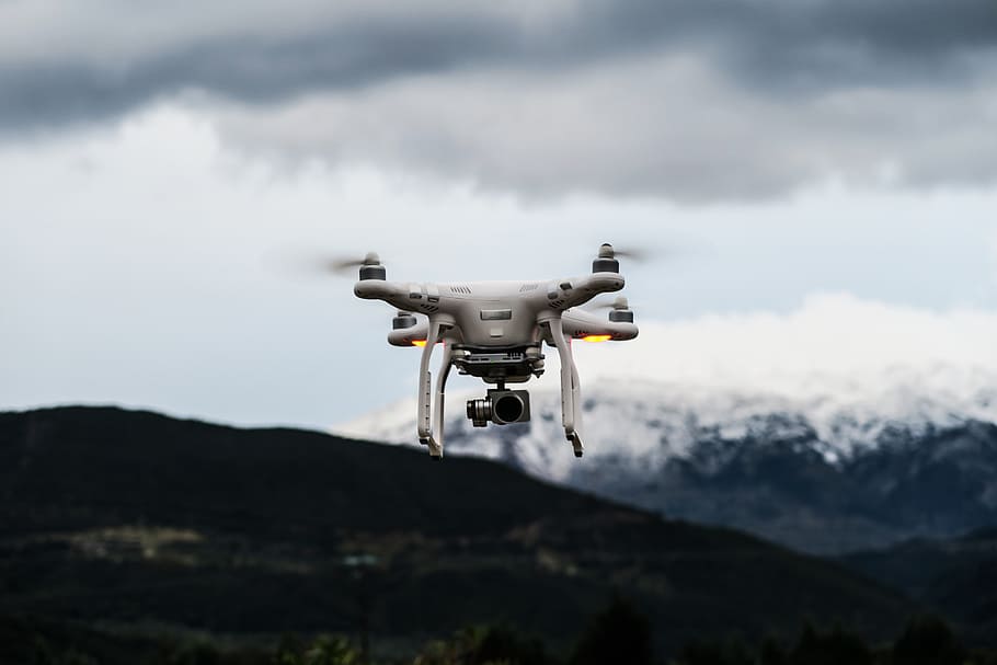 alça, dji, fantasma, 3, pro, drone, càmera, núvols, cel, vídeo, registre, blanc, a l'aire, volant, vigilància, núvol - cel, muntanya, tecnologia, naturalesa, moviment, seguretat, càmera - equip fotogràfic, cap gent, temes de fotografia, equipament de suports, Serra, dia, escenics - natura, viatjar, transport, ominós, 5K