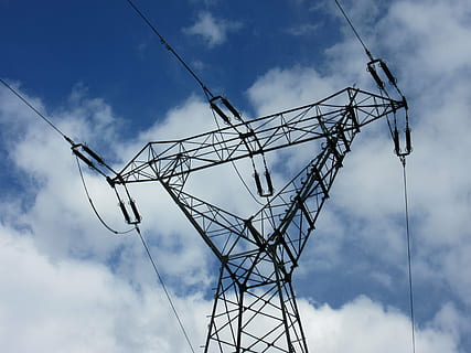 strommast, silhouette, cielo, nuvole, blu, bianca, alta tensione, isolante, tecnologia, Stahlbau, travatura, travi di acciaio, albero, linea, energia, Inquadratura dal basso, nuvola - cielo, connessione, cavo, elettricità, pilone dell'elettricità, natura, nessuno, combustibile e produzione di energia, giorno, metallo, Alimentazione elettrica, linea elettrica, all'aperto, Torre, architettura, comunicazione, industria, materiale elettrico, 4K, CC0, dominio pubblico, privo di copyright