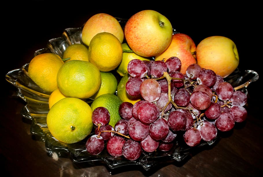 frugt, drue, æble, mandarin, kurv, sort baggrund, smagning, mad, natur, billede, mad og drikke, sund kost, friskhed, velvære, citrus frugt, studio skud, indendørs, ingen mennesker, valg, stor gruppe af objekter, orange, stilleben, appelsinfrugt, variation, æble - frugt, orange farve, moden, 5K