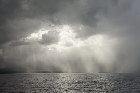 Chiloé, skyer, magi, himmel, chile, storm, himmel, chile, hav, sol, landskab, vand, scenics, natur, skønhed i naturen, vejr, sky - himmel, scenics - natur, ro, regn, ingen mennesker, havnefronten, miljø, horisont over vand, Monsun, rolig scene, storm sky, overskyet, udendørs, skybrud, mørk, ildevarslende, 4K, CC0, offentligt domæne, royaltyfrie