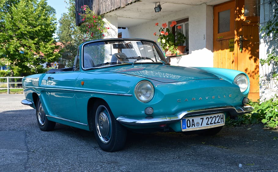 clàssic, blau, caravelle, convertible, coupe, oldtimer, renault, automàtic, manera de transport, cotxe, automòbil, transport, vehicle terrestre, estil retro, cotxe d'època, arquitectura, exterior de l'edifici, dia, ciutat, estructura construïda, estacionari, carrer, vell, cotxe de col·leccionista, a l'aire lliure, carretera, vintage, luxe, 5K