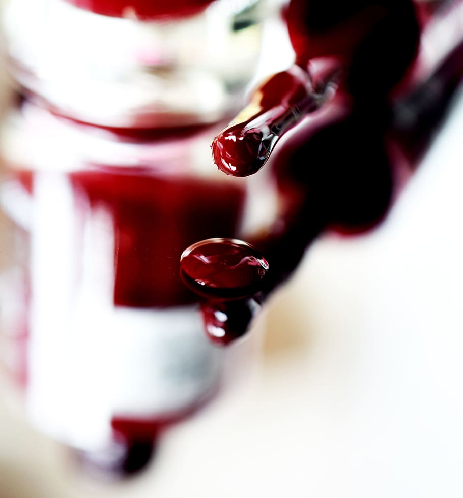 Lack, Nägel, rot, Tropfen, wunderschönen, Wein, Alkohol, Erfrischung, Essen und Trinken, selektiver Fokus, drinnen, Nahansicht, Getränk, Glas, Flasche, Rotwein, Blut, Weinglas, Container, Lebensmittel, menschliche Hand, eine Person, Frische, 2K