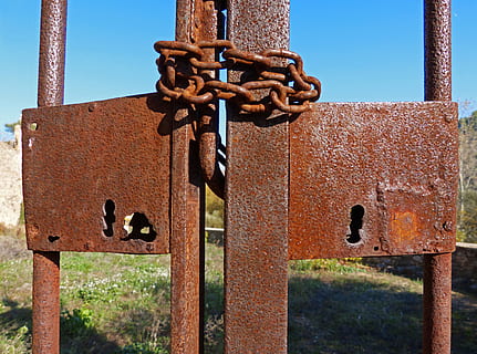 Bolt, String, Baluster, Symbol, rusty, closed, gate, metal, chain, lock, focus on foreground, safety, no people, security, protection, close-up, old, entrance, padlock, day, outdoors, architecture, clear sky, weathered, latch, 4K, CC0, public domain, royalty free