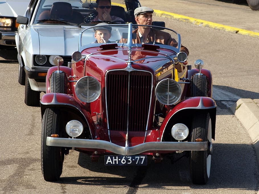 auburn, cabriolet, oldtimer, clàssic, cotxe, convertible, històric, show car, crom, vehicle terrestre, estil retro, transport, luxe, faro, brillant, passat de moda, manera de transport, carrer, ciutat, cotxe d'època, automòbil, dia, carretera, vista frontal, moto, llum solar, a l'aire lliure, gent, adult, estacionari, 1080P