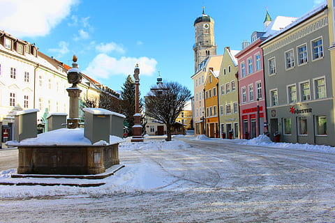 Weilheim, invierno, frío, ciudad del Sol, ciudad lugar, Dom, ciudad, lugar, Iglesia, exterior del edificio, arquitectura, temperatura fría, nieve, estructura construida, edificio, naturaleza, cielo, árbol, calle, día, Distrito residencial, nadie, al aire libre, planta, la carretera, el color blanco, 5K, CC0, dominio público, libre de derechos