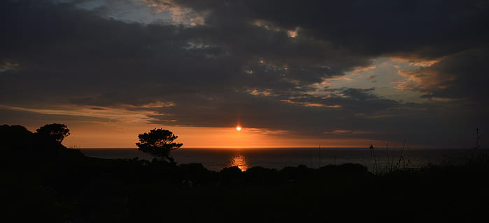 sottovento, devon, tramonto, acqua, mare, costa, Inghilterra, baia, UK, costiero, paesaggio, Gran Bretagna, vacanza, Britannico, roccia, Inglese, roccioso, scenario, panoramico, promontorio, paesaggio marino, spiaggia, natura, scogliere, cielo, oceano, orizzontale, colore, grande, regno, unito, nuvola - cielo, scenics - natura, silhouette, bellezza nella natura, la tranquillità, scena tranquilla, albero, orizzonte, cielo drammatico, ambiente, nessuno, pianta, orizzonte sull'acqua, all'aperto, buio, 5K, CC0, dominio pubblico, privo di copyright