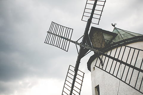 mulino a vento, meccanico, infrastruttura, all'aperto, selvaggio, viaggio, Esplorare, le stagioni, panoramico, terra, vecchio, architettura, scala, struttura costruita, nuvola - cielo, cielo, Inquadratura dal basso, natura, giorno, gradini e scale, ringhiera, esterno dell'edificio, nessuno, nuvoloso, scala a chiocciola, spirale, città, tempesta, tecnologia, 4K, CC0, dominio pubblico, privo di copyright