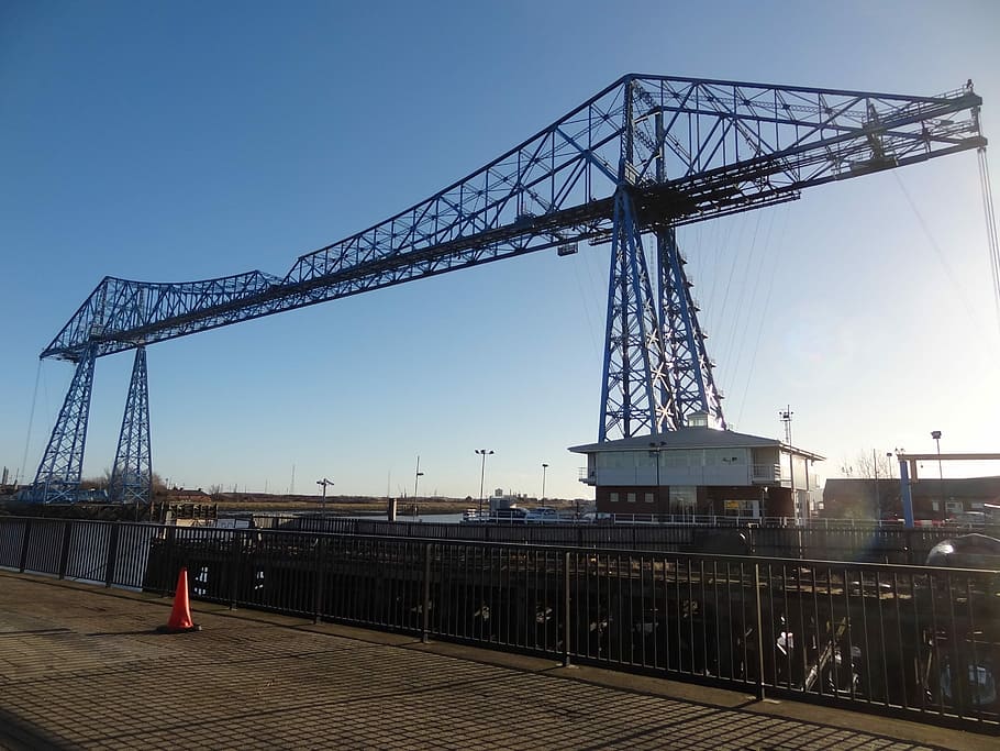 middlesbrough, riu, tees, pont, riu, tees, pont de transport, blau, grua - maquinària de construcció, transport de mercaderies, port, transport, indústria, Enviament, estructura construïda, arquitectura, maquinària, cel, industria de la construcció, naturalesa, pista, metall, transport per ferrocarril, a l'aire lliure, lloc de construcció, vies del ferrocarril, dia, moll, aigua, manera de transport, cap gent, districte industrial, equips de construcció, 2K