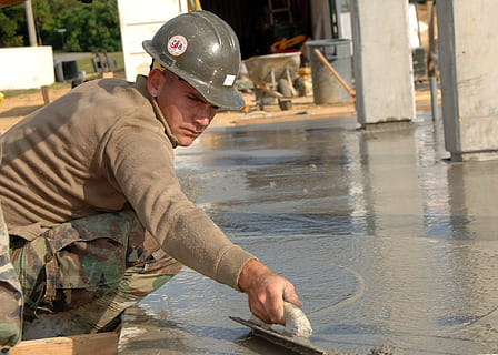 man, wearing, gray, hard, top, working, mason, concrete, float, smooth, cement, worker, labor, builder, building, tool, craftsman, surface, trowel, industry, masonry, job, contractor, hardhat, occupation, adult, one person, men, helmet, protection, side view, water, headwear, standing, safety, skill, three quarter length, art and craft, real people, waist up, architecture, 1080P, CC0, public domain, royalty free